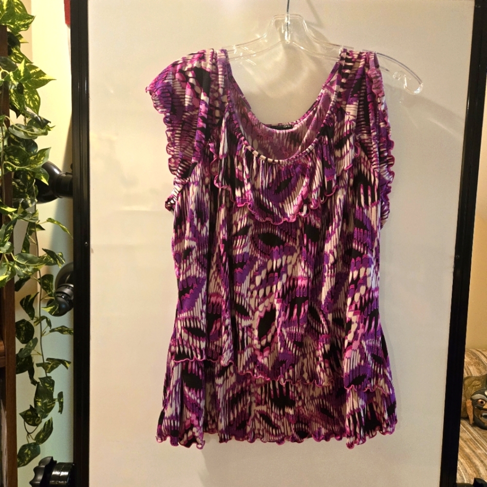 East 5th Sleeveless Purple Print Blouse. Ruffle, Size Large